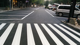 西國(guó)貿(mào)酒店停車(chē)場(chǎng)標(biāo)線(xiàn)施工